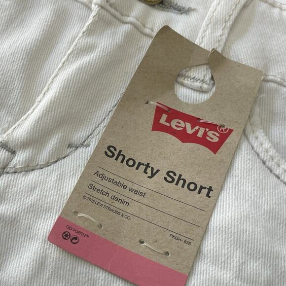 NWT Levi’s Kids 4 Reg Shorty Short White Comfortable, Durable Denim, Summer - Picture 2 of 3